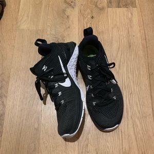 Nike metcon black sneakers - size 7